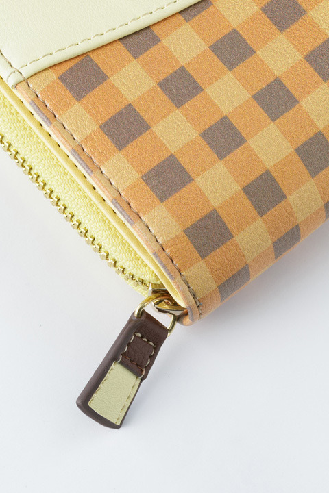 『サンリオ男子』コラボレーション 財布／7,800円(税別) 長谷川康太 モデル(C)2015, 2018 SANRIO CO., LTD. APPROVAL NO.S584763 HP