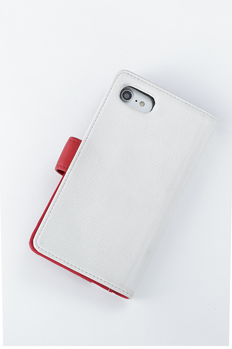 『サンリオ男子』コラボレーション スマートフォンケース／4,200円(税別) 吉野俊介モデル(C)2015, 2018 SANRIO CO., LTD. APPROVAL NO.S584763 HP