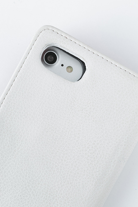 『サンリオ男子』コラボレーション スマートフォンケース／4,200円(税別) 吉野俊介モデル(C)2015, 2018 SANRIO CO., LTD. APPROVAL NO.S584763 HP