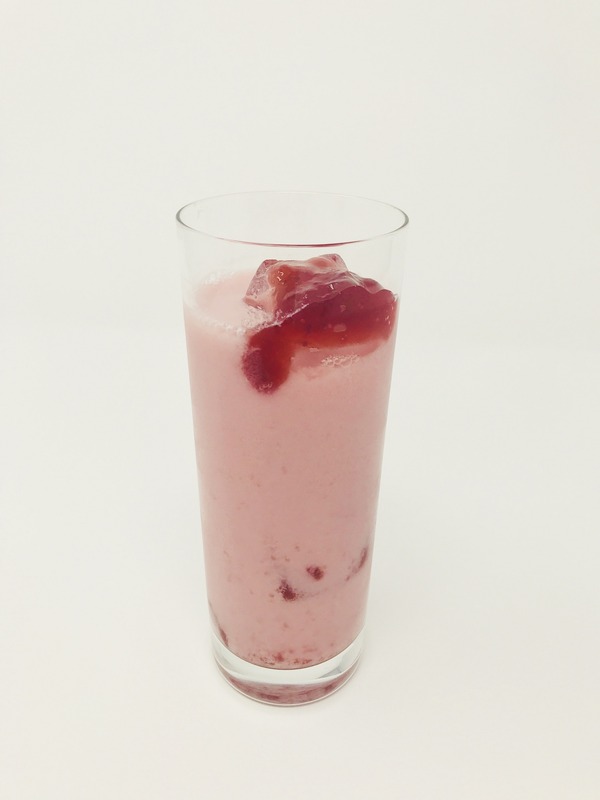 「レンのストロベリージャムジュース」450円(c)2017 時雨沢恵一／ＫＡＤＯＫＡＷＡ アスキー・メディアワークス／GGO Project