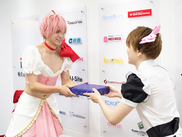 「魔法少女 俺」×「オルクスオンライン」コラボ記念、リアル（？）卯野さきちゃんが編集部にやってきた！