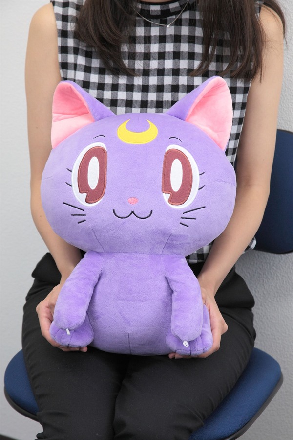 「美少女戦士セーラームーン PCクッション～ルナ～」5,616円（税込）(C) 武内直子・PNP・東映アニメーション(C) Naoko Takeuchi