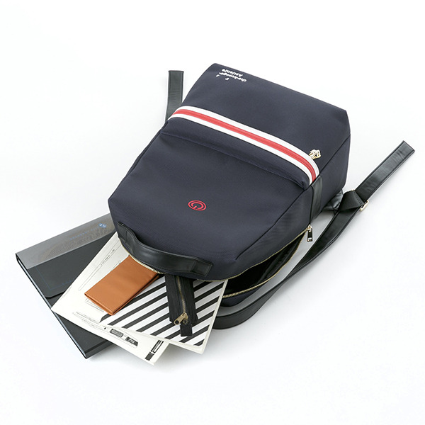 リュック/14,800円(税別)（C)2014 榎宮祐・株式会社ＫＡＤＯＫＡＷＡ メディアファクトリー刊／ノーゲーム・ノーライフ全権代理委員会