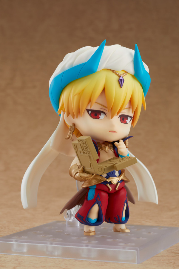 「ねんどろいど キャスター/ギルガメッシュ 霊基再臨 Ver.」5,556円（税別）(C)TYPE-MOON / FGO PROJECT