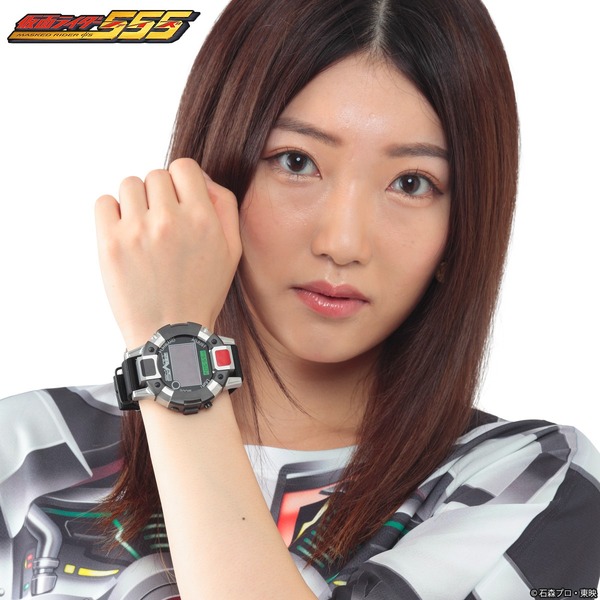 仮面ライダー555 ファイズアクセル 変身！腕時計【Live Action Watch】 32,400 円(税込)(送料・手数料別途)（C)石森プロ・東映