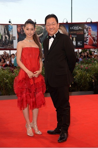 左）瀧本美織さん、右）星野康二さん