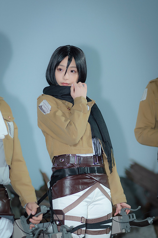 宇垣美里、「進撃の巨人」ミカサのコスプレ姿披露！ ミニ巨人を駆逐する一幕も【写真42枚】