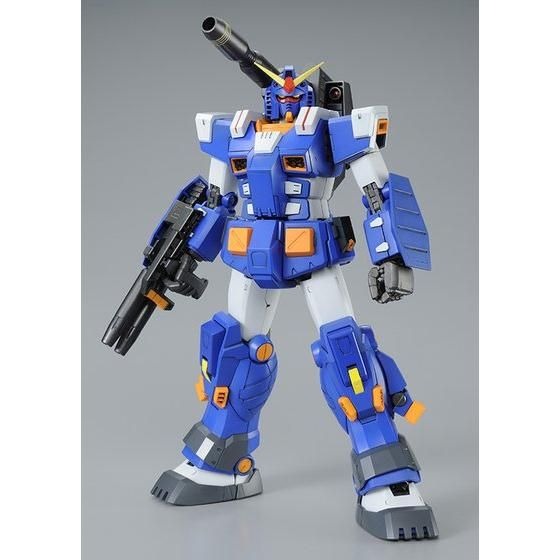 「MG 1/100 フルアーマーガンダム（ブルーカラーVer.）」5,500円（税込）（C）創通・サンライズ