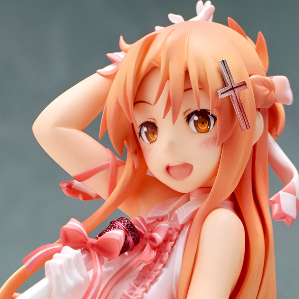 「『ソードアート・オンライン』10周年記念グッズ【復刻版】《閃光》のアスナ アインクラッドのアイドルVer.」11,000円（税別・送料別）（C）2014 川原 礫／ＫＡＤＯＫＡＷＡ アスキー・メディアワークス刊／SAO II Project