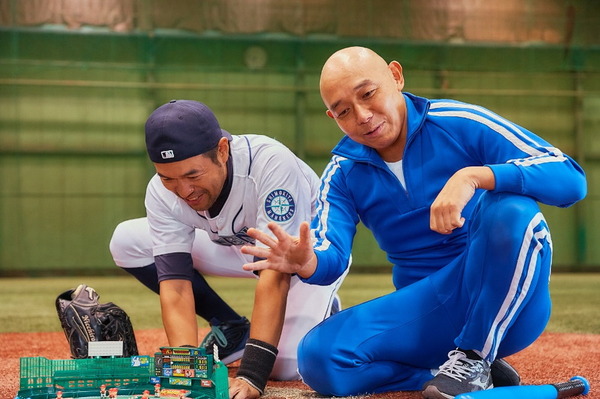 西田望見さんと立花理香さんに、“プロ野球ものまね芸人”とガチンコ野球対決（？）をしてもらいました 【「八月のシンデレラナイン」BD発売記念】