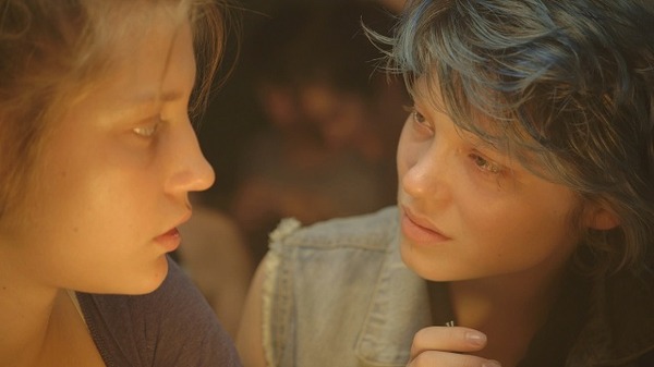 「アデル、ブルーは熱い色」(C)2013　WILD　BUNCH　QUAT’S　SOUS　FILMS　FRANCE　2　CINEMA　SCOPE　PICTURES　RTBF　(Television　belge)　VERTIGO　FILMS