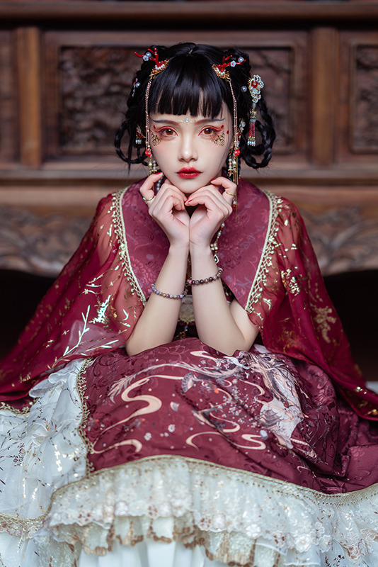 【画像】中国でロリータ・ファッションが大人気。フン…アジアンがいくら頑張った所で白人には [792931474]