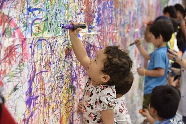 「2011年より全国で実施している子どもたちへのアートワークショップ」