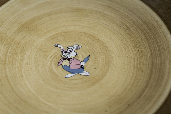 中皿/ 白うさぎ　　(c)DISNEY