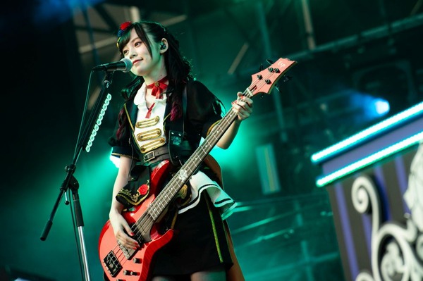 「BanG Dream! 8th☆LIVE」夏の野外3DAYS　DAY1：Roselia「Einheit」（C）BanG Dream! Project（C）Craft Egg Inc.（C）bushiroad All Rights Reserved.Photo 福岡 諒祠、 畑 聡