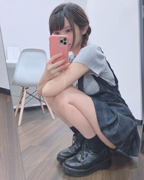 人気コスプレイヤー・えなこ、ミニスカ風キュロットの私服ショットに「全部がかわいい」「素敵なコーデ」と反響