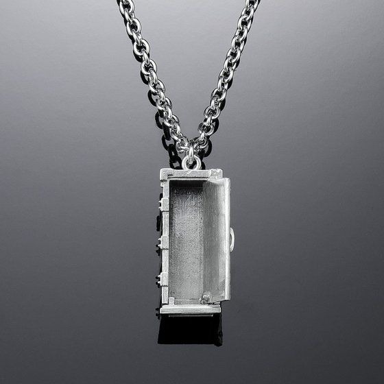 「鬼滅の刃 禰豆子の箱アクセサリー」8,800円（税込）(c)吾峠呼世晴／集英社・アニプレックス・ufotable