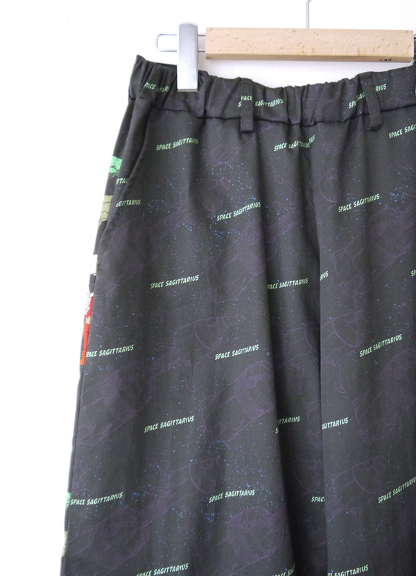 パンツワイド（2Color）25,800円（C） NIPPON ANIMATION CO., LTD.