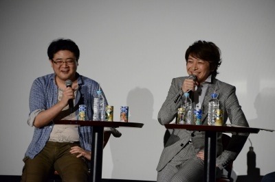 （左から）津田尚克さん、小野大輔さん