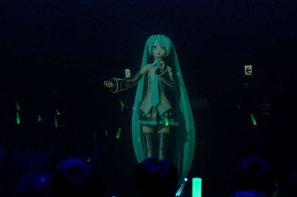 まずは初音ミクのライブから始まった5周年イベント