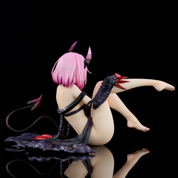 「To LOVEる-とらぶる-ダークネス モモ・ベリア・デビルーク ダークネスver. 1/6」15,000円（税別）（C） 矢吹健太朗・長谷見沙貴／集英社・とらぶるダークネス製作委員会