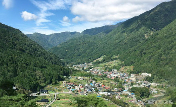丹波山村