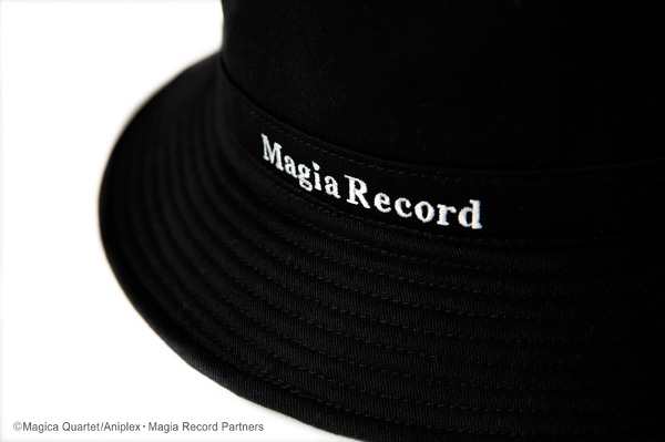 「マギアレコード 魔法少女まどか☆マギカ外伝 × CA4LA 小さなキュゥべえHAT」8800円（税込）（C）Magica Quartet/Aniplex・Magia Record Partners