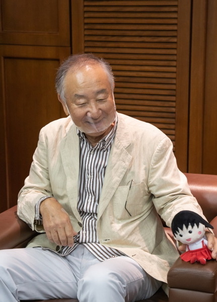 「ちびまる子ちゃん」新旧ナレーター対談！ 交代劇の舞台裏、ベテランふたりが語る“ナレーション”の極意とは？（C）さくらプロダクション／日本アニメーション