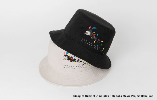 「魔法少女まどか☆マギカ × CA4LA お菓子の魔女バケットハット 10th ver.」11,000円（税込）（C）Magica Quartet／Aniplex・Modoka Partners・MBS