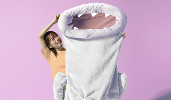 『モンハン』奇怪な「フルフル丸飲み寝袋」が衝撃的！過去作のトラウマを思い出すハンターも…？