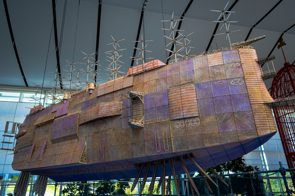 ジブリの大倉庫　空飛ぶ巨大な船(C) Studio Ghibli