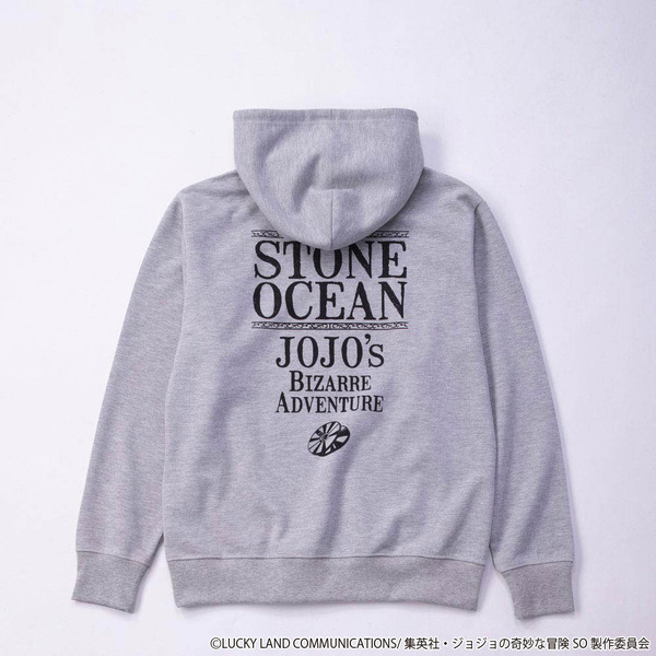 Doublefocus『ジョジョの奇妙な冒険 ストーンオーシャン』プルパーカ・グレー（C）LUCKY LAND COMMUNICATIONS/集英社・ジョジョの奇妙な冒険SO製作委員会