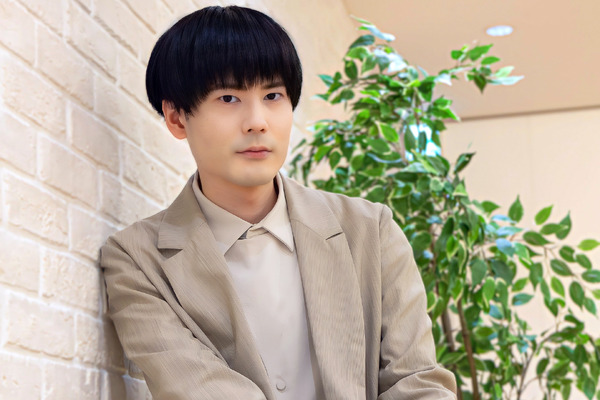 内山昂輝