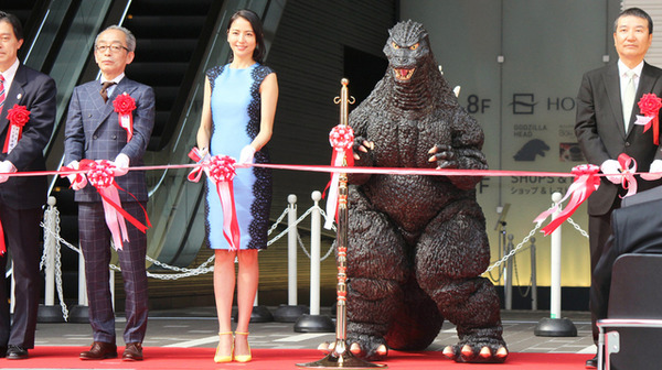 「新宿東宝ビル」レッドカーペットセレモニー