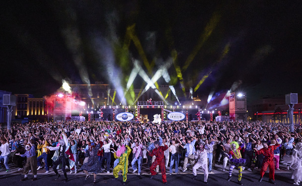 「ゾンビ・デ・ダンス」Universal Studios Japan TM & (C) Universal Studios. All rights reserved. Minions and all related elements and indicia TM & (C) 2023 Universal Studios. All rights reserved. (C) Nintendo TM & (C) Universal Studios & Amblin Entertainment (C)CAPCOM CO., LTD. ALL RIGHTS RESERVED TM & (C) Universal Studios. All rights reserved. (C)2023 Universal Music LLC (C)KADOKAWA (C) 2023 Peanuts Worldwide LLC