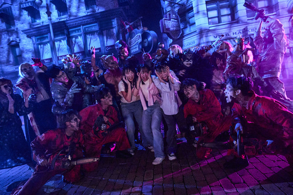 「ストリート・ゾンビ」Universal Studios Japan TM & (C) Universal Studios. All rights reserved. Minions and all related elements and indicia TM & (C) 2023 Universal Studios. All rights reserved. (C) Nintendo TM & (C) Universal Studios & Amblin Entertainment (C)CAPCOM CO., LTD. ALL RIGHTS RESERVED TM & (C) Universal Studios. All rights reserved. (C)2023 Universal Music LLC (C)KADOKAWA (C) 2023 Peanuts Worldwide LLC