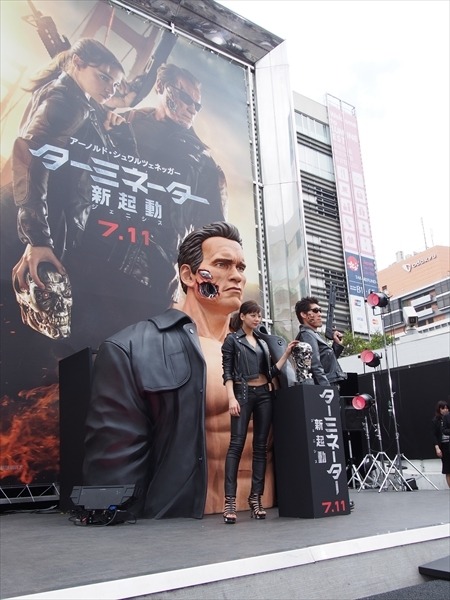 日本初公開から30周年「ターミネーターの日」認定　巨大ターミネーターを新宿で展示