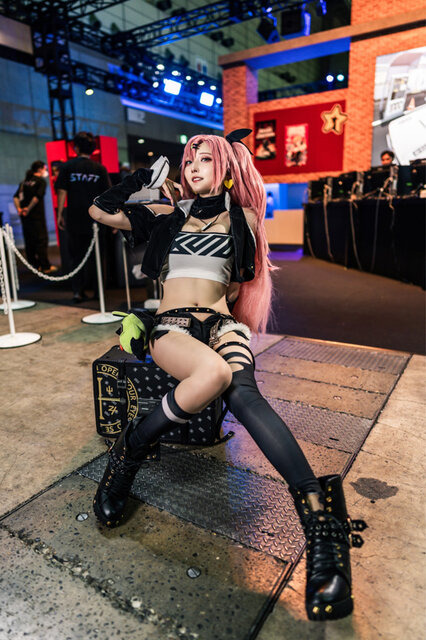 ニコ・デマラ『ゼンレスゾーンゼロ』【TGS2023】／しょこら（X：@Chocolat_cos0）