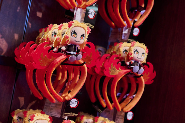 『鬼滅の刃 』 グッズ（C）吾峠呼世晴／集英社・アニプレックス・ufotable TM & （C） Universal Studios. All rights reserved.