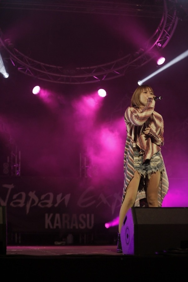 藍井エイル、フランスで5000人を熱狂させる　パリ・JAPAN EXPOに出演　