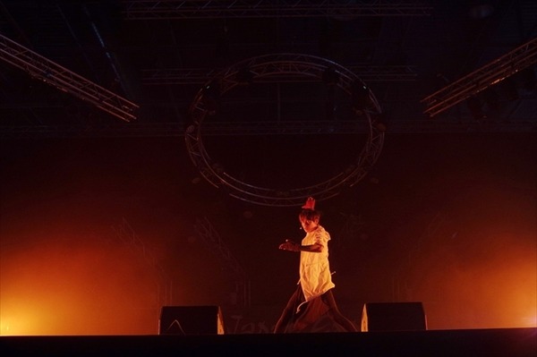 伊勢大貴、フランスでニンニンジャーを踊る 「忍ばず踊ってみた！」 Japan Expoで披露