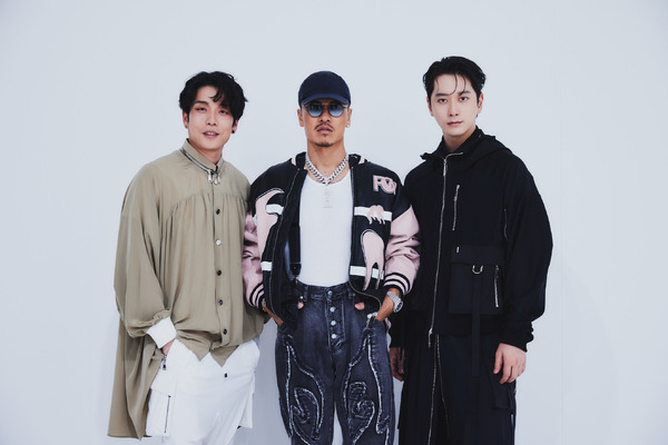 CHANSUNG（2PM） & AK-69 feat. CHANGMIN（2AM）