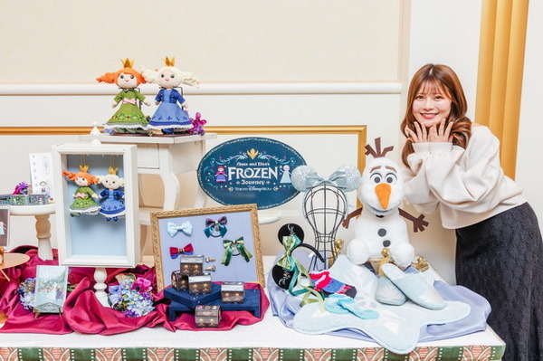 『アナと雪の女王』エリアの新アトラクション、「アナとエルサのフローズンジャーニー」をテーマにしたグッズが新登場！