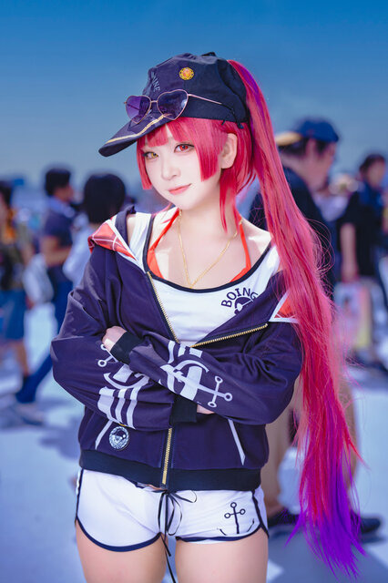 宝鐘マリン「ホロライブ」／Yuki亭（X：@teyi0214）、撮影：山颪ヒア（X：@fotomachen）