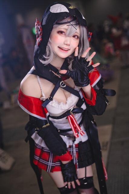 沙花叉クロヱ「ホロライブ」／炉莉ヰみるき（X：@owate_richan）、撮影：山颪ヒア（X：@fotomachen）