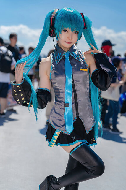 初音ミク／mayu_ronne（X：@mayu_ronne）、撮影：tama（X：@tama_0811_）