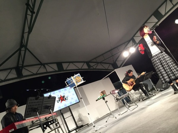 「マチ★アソビ Vol.15」眉山林間ステージ LiSAアコースティックライブ