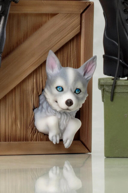 大胆にはだけた胸元から、ライフルのゴツさまで徹底再現！名作『メタルギア ソリッド』から美少女になった「スナイパーウルフ」フィギュアが再販