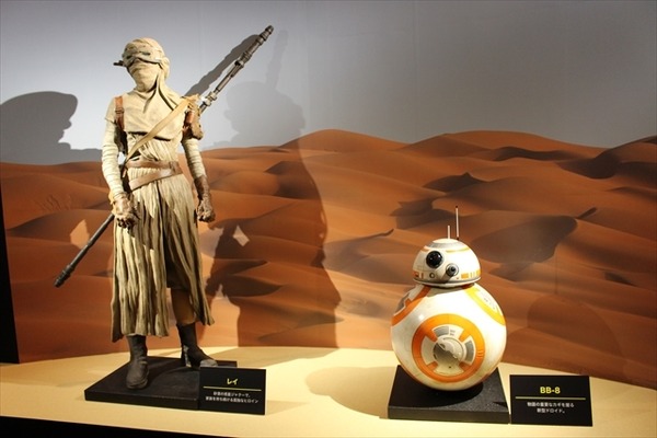 「スター・ウォーズの世界」　等身大BB-8も、個性あふれるプロジェクトが並ぶ展覧会