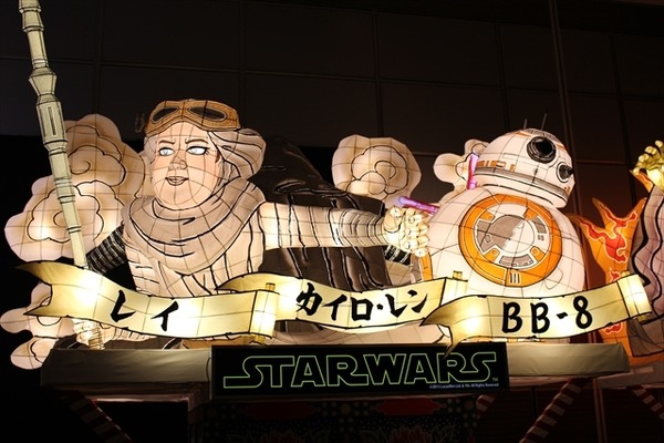 「スター・ウォーズの世界」　等身大BB-8も、個性あふれるプロジェクトが並ぶ展覧会